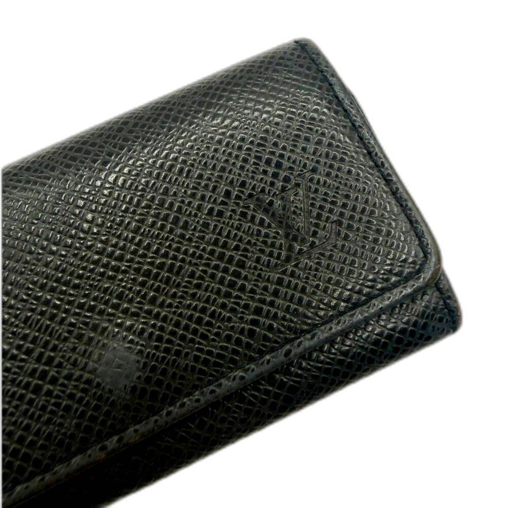 Louis Vuitton Vintage Taiga 4 Key Holder Black Leather Silver Hardware Authentic - Picture 9 of 14